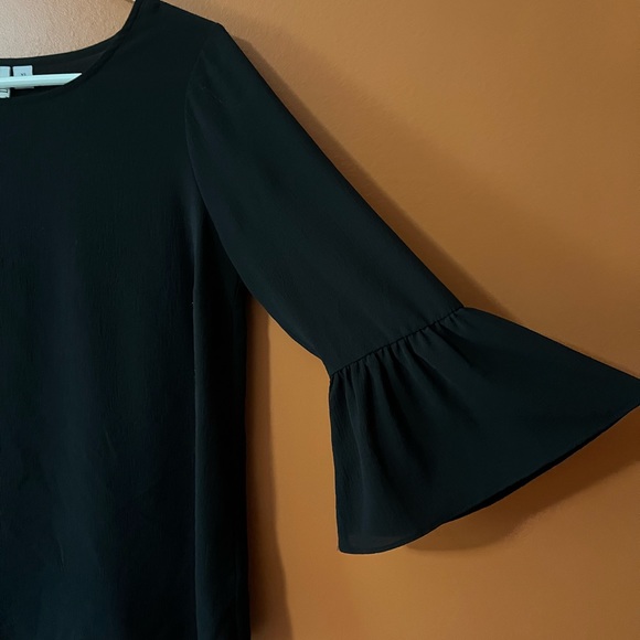 Sheer bell-sleeve top - Picture 4 of 4